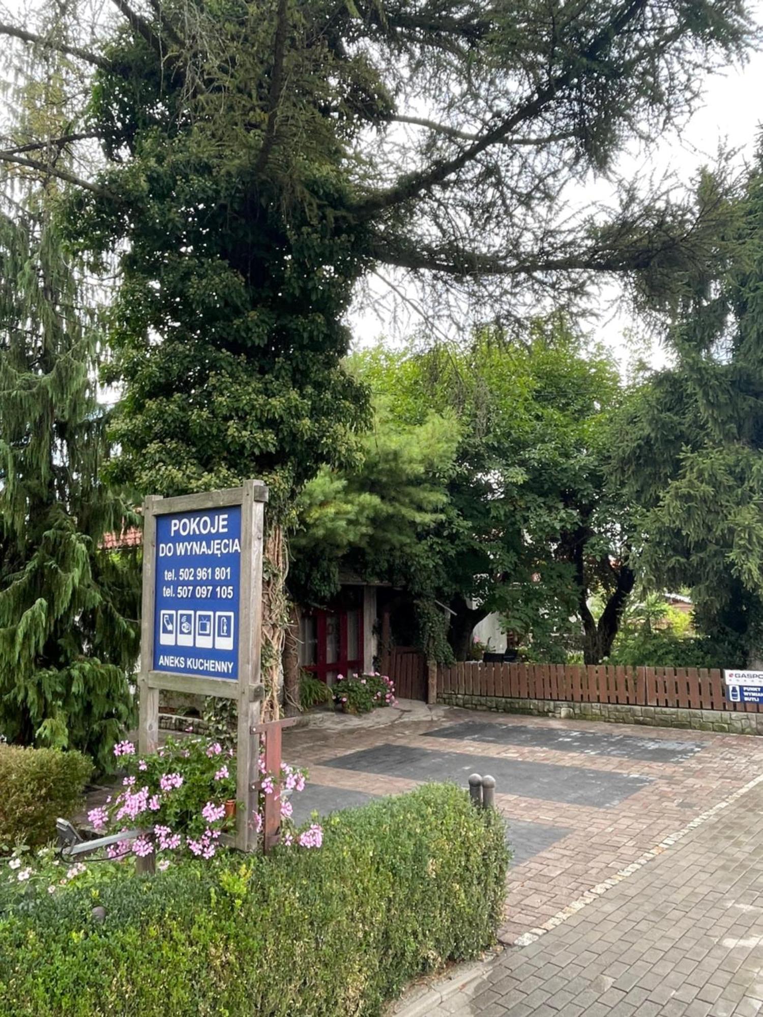 Pokoje Do Wynajecia Nowogrodziec Exterior foto
